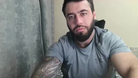 Snapshot of aaron_royal chatting on May 9, 2026, 4:23 pm Davin tayl online show from May 9, 2026, 4:23 pm
