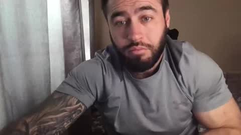 Snapshot of aaron_royal chatting on May 11, 2026, 4:40 am Davin tayl online show from May 11, 2026, 4:40 am