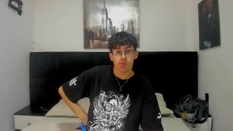 Aron online show from November 10, 2025, 7:35 pm