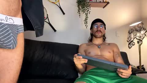 Snapshot of aaron_wheel chatting on July 21, 2026, 1:52 am aaron_wheel online show from July 21, 2026, 1:52 am