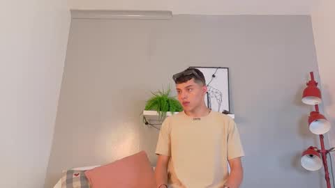 AARON  online show from September 27, 2025, 7:41 pm