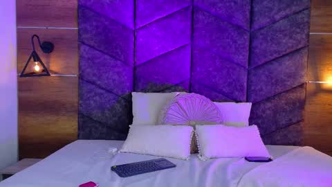 AARON  online show from October 14, 2025, 8:09 pm