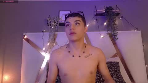 AARON  online show from October 15, 2025, 7:36 pm