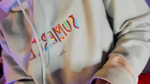 AARON  online show from October 17, 2025, 8:22 pm