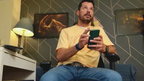 Aaron online show from September 8, 2025, 6:40 pm