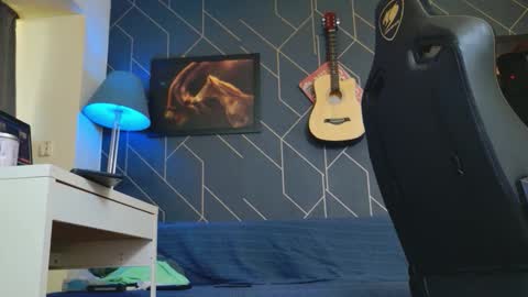 Aaron online show from September 12, 2025, 10:26 am