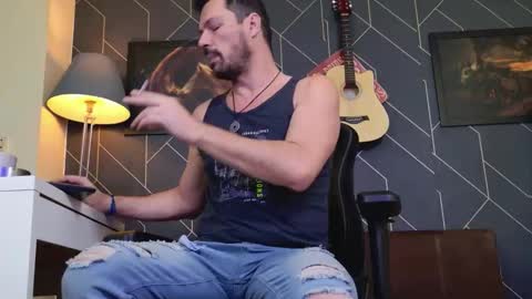 Aaron online show from December 21, 2025, 2:08 am