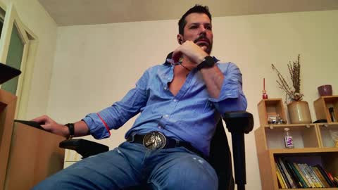 Aaron online show from April 11, 2026, 4:28 am