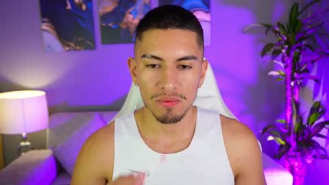 AARON  online show from January 8, 2025, 2:25 am