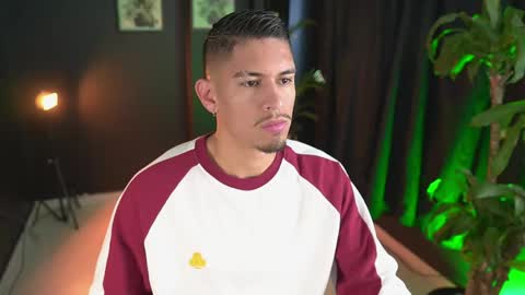 AARON  online show from April 9, 2026, 2:44 pm