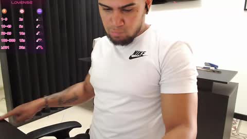 ig aaron hunter123 online show from September 8, 2025, 2:49 pm