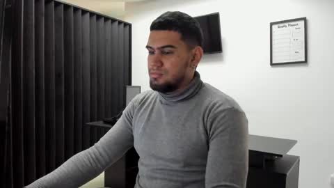 ig aaron hunter123 online show from February 28, 2026, 3:02 pm