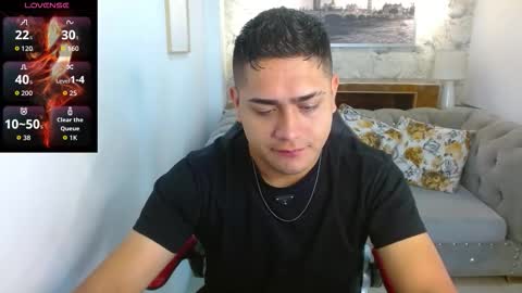 Snapshot of aaronn_12 chatting on September 10, 2025, 12:05 pm Aaron online show from September 10, 2025, 12:05 pm