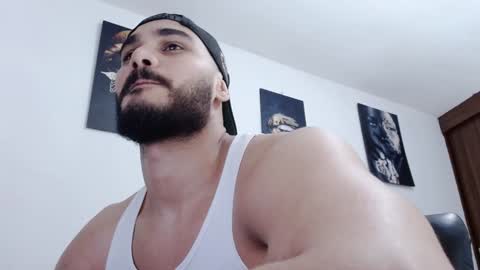 Snapshot of aaronteylor chatting on December 4, 2024, 7:45 pm aaronteylor online show from December 4, 2024, 7:45 pm