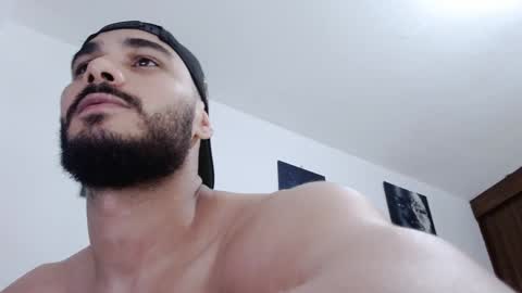 Snapshot of aaronteylor chatting on December 15, 2024, 7:21 pm aaronteylor online show from December 15, 2024, 7:21 pm