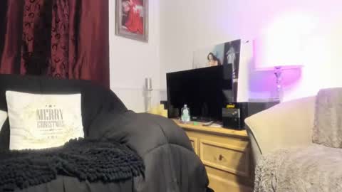 Snapshot of aayra chatting on January 4, 2025, 9:31 pm Aayra online show from January 4, 2025, 9:31 pm