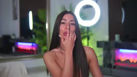Snapshot of abbela_white chatting on May 16, 2026, 6:10 am Alexa online show from May 16, 2026, 6:10 am