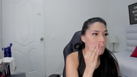 abbey_walker online show from January 23, 2025, 2:33 am