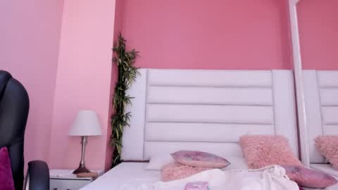 abbey_walker online show from February 14, 2025, 10:38 am