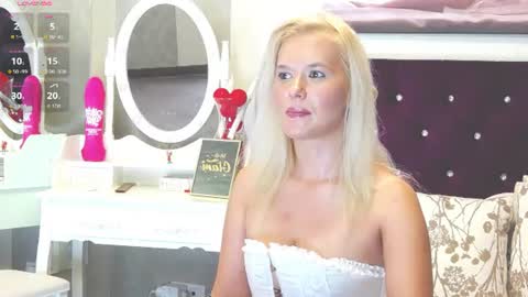 Snapshot of abbeymarley chatting on July 21, 2026, 7:16 pm Abbey online show from July 21, 2026, 7:16 pm