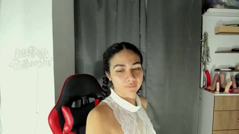 Snapshot of abbi_moon chatting on April 30, 2026, 8:57 pm Martina online show from April 30, 2026, 8:57 pm