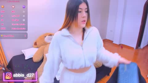 Abbie Edmond  online show from January 7, 2026, 3:53 am