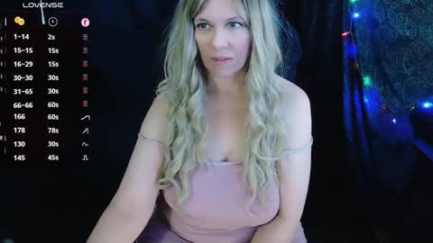 AbbiNatural online show from November 17, 2025, 9:09 pm