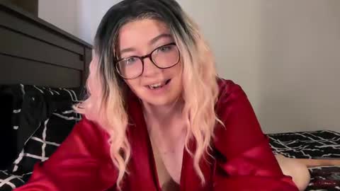 Snapshot of abbiwillow chatting on July 6, 2026, 3:14 pm Abbi Willow online show from July 6, 2026, 3:14 pm