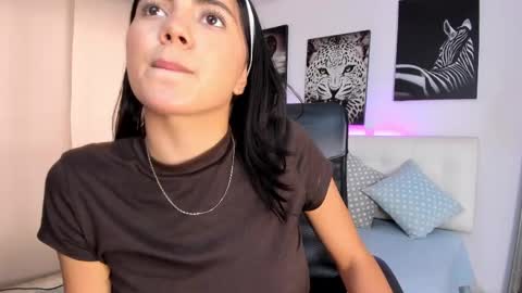 Snapshot of abby_gee chatting on May 19, 2026, 7:53 pm abby online show from May 19, 2026, 7:53 pm
