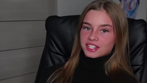 Snapshot of abby_laker chatting on December 17, 2024, 3:49 pm ABBY LAKER online show from December 17, 2024, 3:49 pm