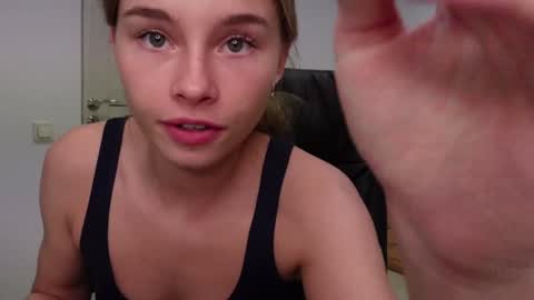 Snapshot of abby_laker chatting on December 28, 2024, 11:16 pm ABBY LAKER online show from December 28, 2024, 11:16 pm