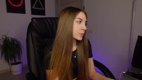 Snapshot of abby_laker chatting on February 25, 2025, 7:36 pm ABBY LAKER online show from February 25, 2025, 7:36 pm