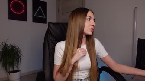 Snapshot of abby_laker chatting on February 27, 2025, 3:15 pm ABBY LAKER online show from February 27, 2025, 3:15 pm