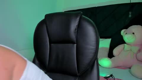 Abby Roux online show from September 10, 2025, 3:06 am