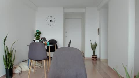 Laura  online show from February 7, 2025, 2:15 pm