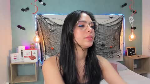 Abby Dixon  online show from October 28, 2025, 8:22 pm