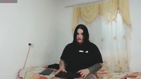 abbyhiltton online show from October 28, 2025, 5:55 am