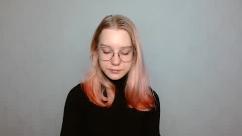 Abby Lovense is active online show from December 26, 2024, 10:59 am