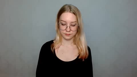 Abby Lovense is active online show from February 20, 2025, 11:09 am