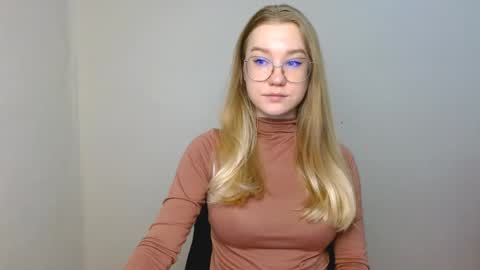 Abby Lovense is active online show from April 6, 2026, 1:01 pm