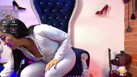 Snapshot of abbymora chatting on October 10, 2025, 4:11 am Miss Abby online show from October 10, 2025, 4:11 am