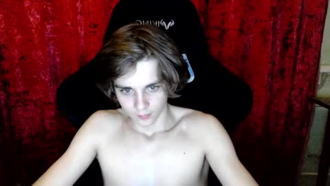 Snapshot of abbysal_blade chatting on December 20, 2024, 11:21 am abbysal_blade online show from December 20, 2024, 11:21 am