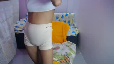 abbywinter18 online show from September 30, 2025, 10:20 am