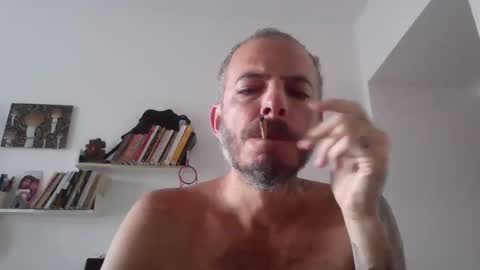 hotmansolo online show from December 17, 2024, 9:39 am