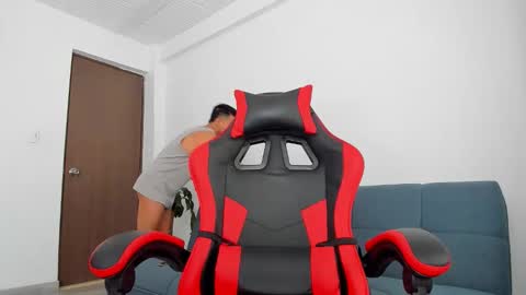 Independence model AbelAsburgo online show from March 21, 2026, 11:48 am