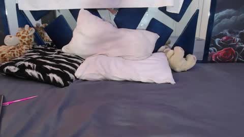 abi_mua online show from October 17, 2025, 9:50 pm