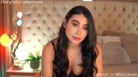 Snapshot of abie_owen chatting on December 19, 2024, 3:18 am abie_owen online show from December 19, 2024, 3:18 am