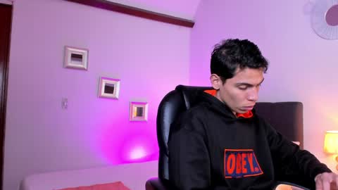 Snapshot of abrahanmateo_ chatting on December 8, 2024, 10:08 am Ig ronnyabrahan online show from December 8, 2024, 10:08 am