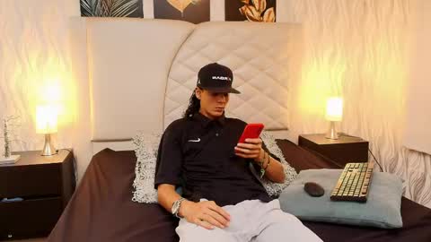 Snapshot of abravanel_sefardi chatting on May 22, 2026, 8:25 pm Abrovanel online show from May 22, 2026, 8:25 pm