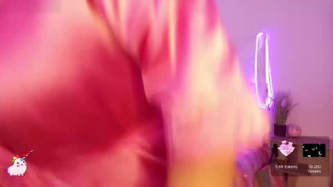 Abril  online show from September 24, 2025, 10:07 am